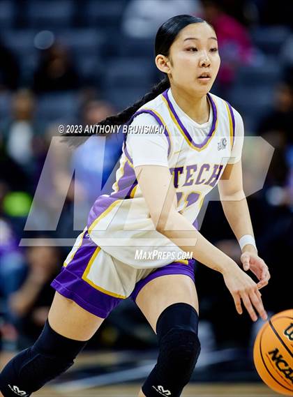 Thumbnail 3 in Santiago vs. Oakland Tech (CIF State D1 Final) photogallery.