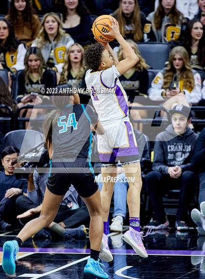 Thumbnail 3 in Santiago vs. Oakland Tech (CIF State D1 Final) photogallery.