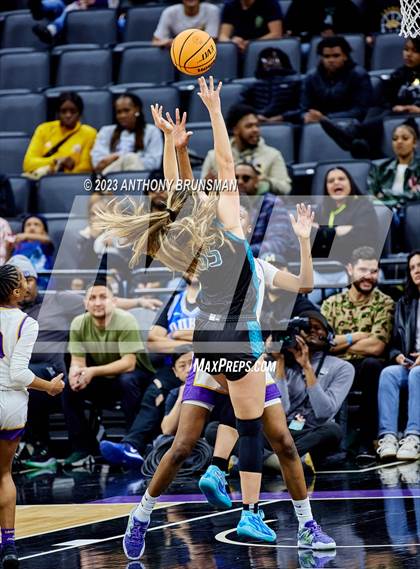 Thumbnail 2 in Santiago vs. Oakland Tech (CIF State D1 Final) photogallery.