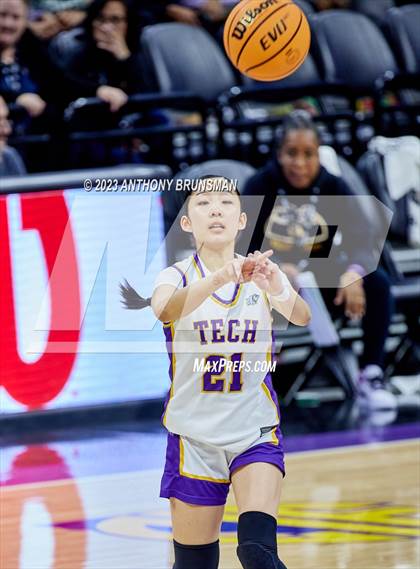 Thumbnail 2 in Santiago vs. Oakland Tech (CIF State D1 Final) photogallery.