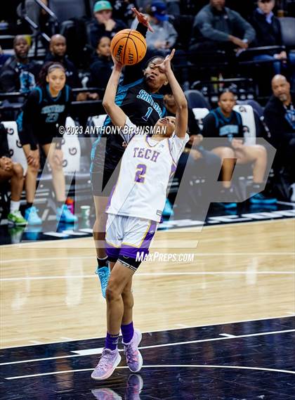 Thumbnail 1 in Santiago vs. Oakland Tech (CIF State D1 Final) photogallery.
