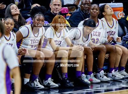 Thumbnail 3 in Santiago vs. Oakland Tech (CIF State D1 Final) photogallery.