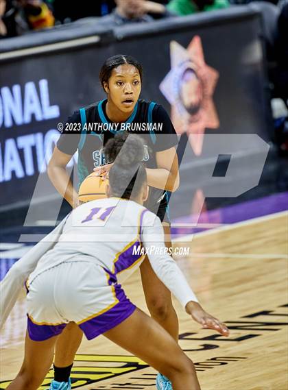Thumbnail 2 in Santiago vs. Oakland Tech (CIF State D1 Final) photogallery.