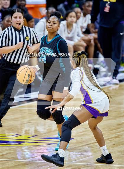 Thumbnail 2 in Santiago vs. Oakland Tech (CIF State D1 Final) photogallery.
