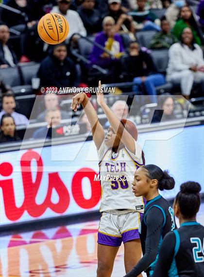 Thumbnail 1 in Santiago vs. Oakland Tech (CIF State D1 Final) photogallery.