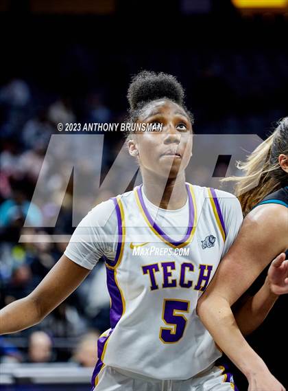 Thumbnail 3 in Santiago vs. Oakland Tech (CIF State D1 Final) photogallery.