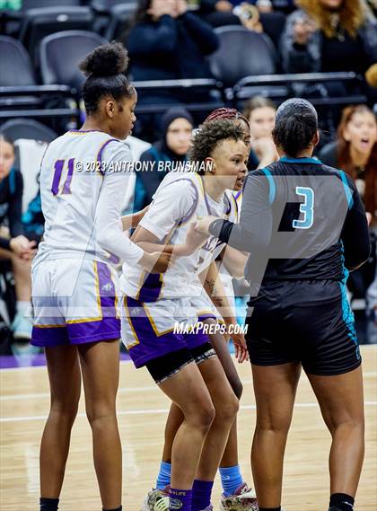 Thumbnail 1 in Santiago vs. Oakland Tech (CIF State D1 Final) photogallery.