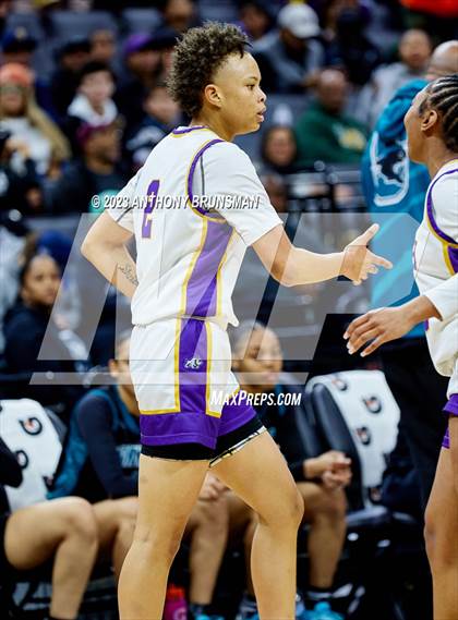Thumbnail 2 in Santiago vs. Oakland Tech (CIF State D1 Final) photogallery.