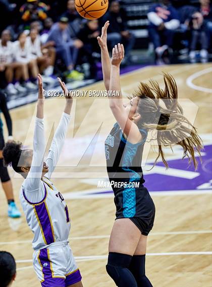 Thumbnail 2 in Santiago vs. Oakland Tech (CIF State D1 Final) photogallery.
