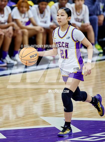 Thumbnail 1 in Santiago vs. Oakland Tech (CIF State D1 Final) photogallery.