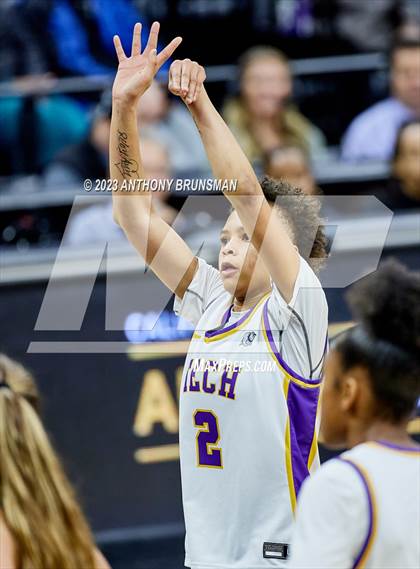 Thumbnail 1 in Santiago vs. Oakland Tech (CIF State D1 Final) photogallery.