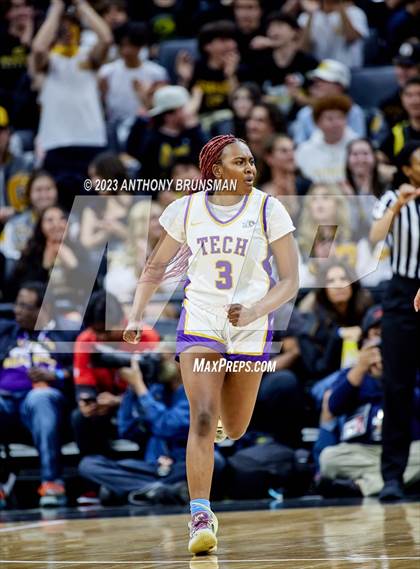 Thumbnail 3 in Santiago vs. Oakland Tech (CIF State D1 Final) photogallery.