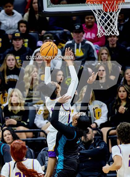 Thumbnail 1 in Santiago vs. Oakland Tech (CIF State D1 Final) photogallery.
