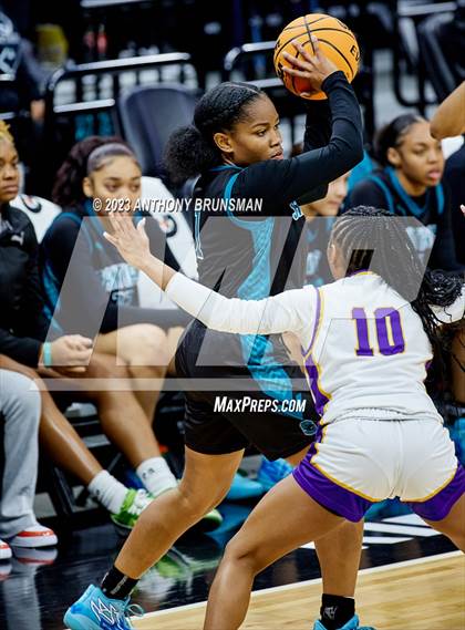 Thumbnail 3 in Santiago vs. Oakland Tech (CIF State D1 Final) photogallery.