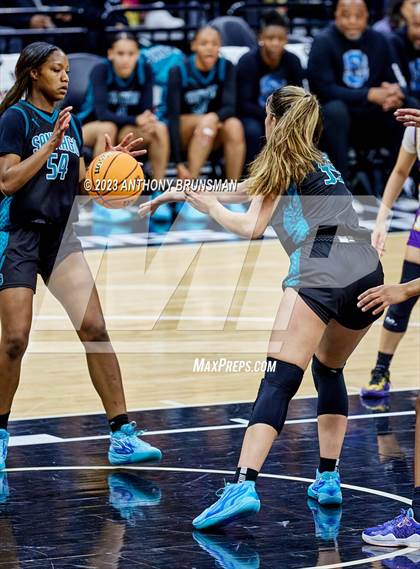 Thumbnail 3 in Santiago vs. Oakland Tech (CIF State D1 Final) photogallery.