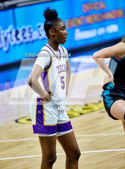 Thumbnail 3 in Santiago vs. Oakland Tech (CIF State D1 Final) photogallery.
