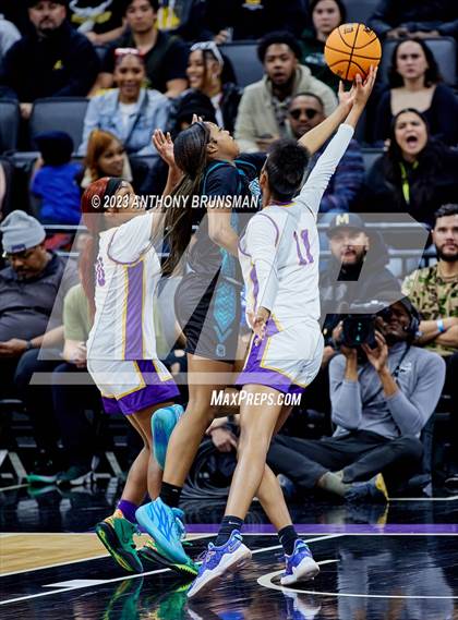 Thumbnail 3 in Santiago vs. Oakland Tech (CIF State D1 Final) photogallery.