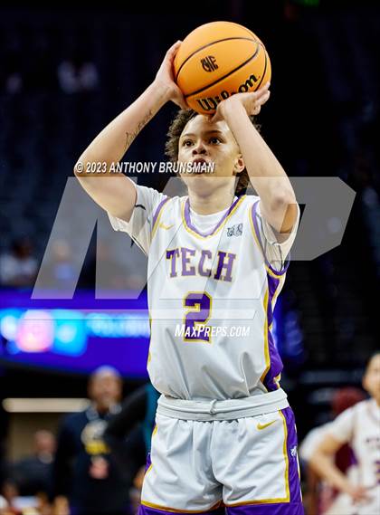 Thumbnail 3 in Santiago vs. Oakland Tech (CIF State D1 Final) photogallery.