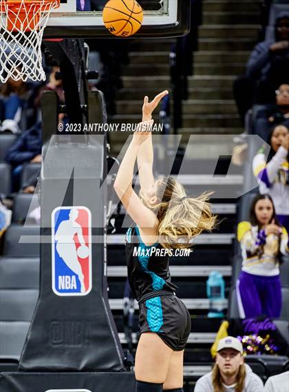 Thumbnail 2 in Santiago vs. Oakland Tech (CIF State D1 Final) photogallery.