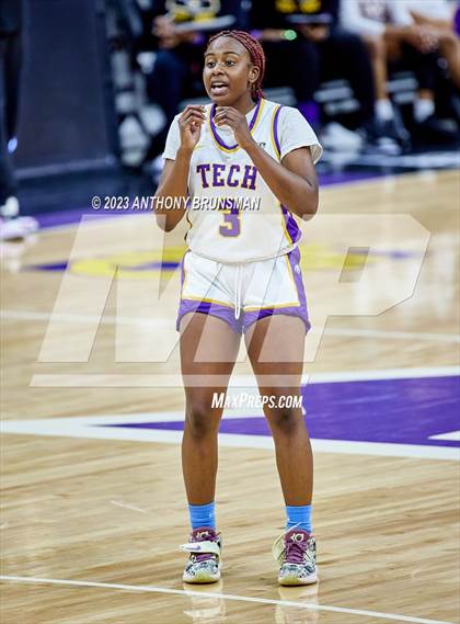 Thumbnail 2 in Santiago vs. Oakland Tech (CIF State D1 Final) photogallery.