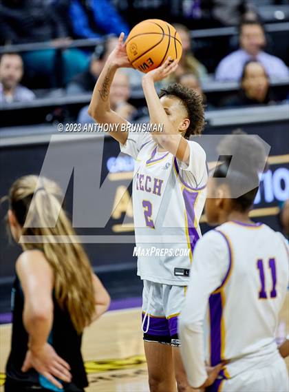 Thumbnail 2 in Santiago vs. Oakland Tech (CIF State D1 Final) photogallery.