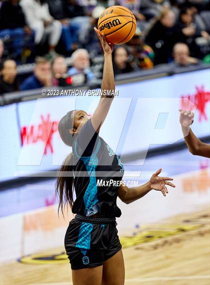 Thumbnail 3 in Santiago vs. Oakland Tech (CIF State D1 Final) photogallery.