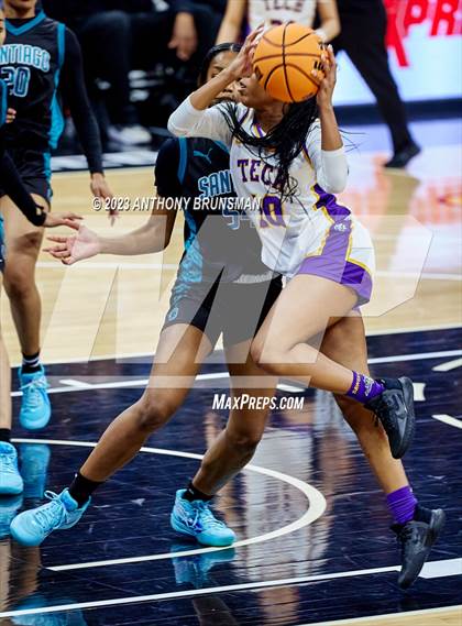 Thumbnail 1 in Santiago vs. Oakland Tech (CIF State D1 Final) photogallery.