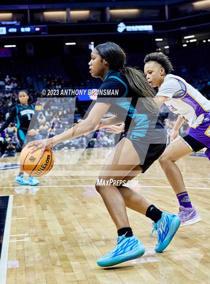 Thumbnail 2 in Santiago vs. Oakland Tech (CIF State D1 Final) photogallery.