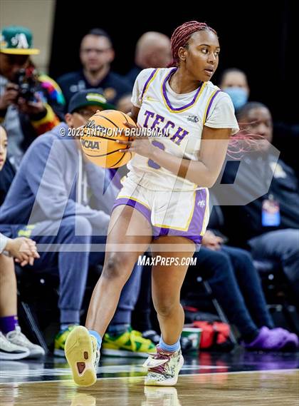 Thumbnail 2 in Santiago vs. Oakland Tech (CIF State D1 Final) photogallery.