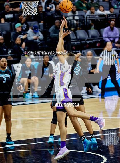 Thumbnail 1 in Santiago vs. Oakland Tech (CIF State D1 Final) photogallery.