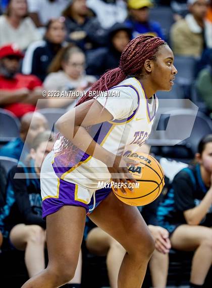 Thumbnail 2 in Santiago vs. Oakland Tech (CIF State D1 Final) photogallery.