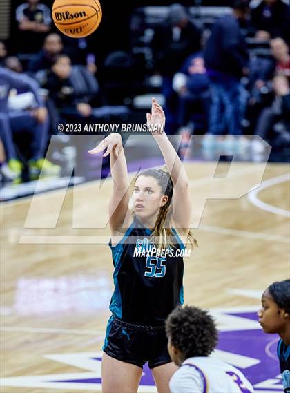 Thumbnail 1 in Santiago vs. Oakland Tech (CIF State D1 Final) photogallery.