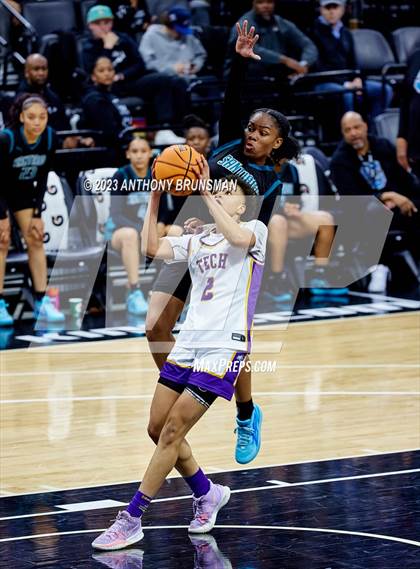 Thumbnail 3 in Santiago vs. Oakland Tech (CIF State D1 Final) photogallery.
