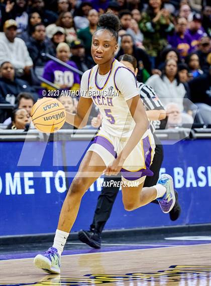 Thumbnail 1 in Santiago vs. Oakland Tech (CIF State D1 Final) photogallery.
