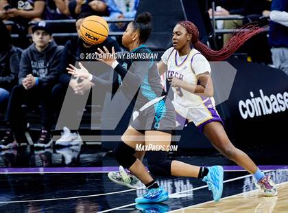 Thumbnail 2 in Santiago vs. Oakland Tech (CIF State D1 Final) photogallery.