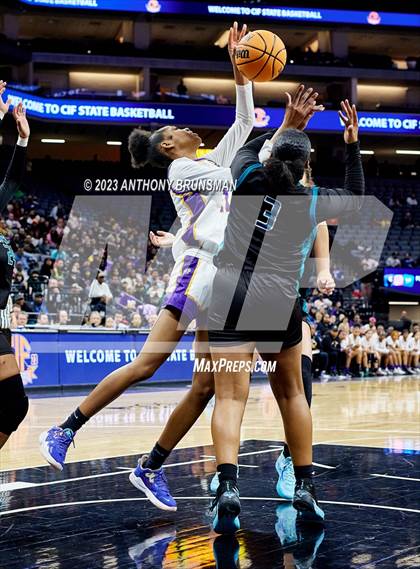 Thumbnail 3 in Santiago vs. Oakland Tech (CIF State D1 Final) photogallery.