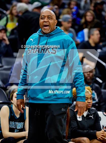 Thumbnail 3 in Santiago vs. Oakland Tech (CIF State D1 Final) photogallery.
