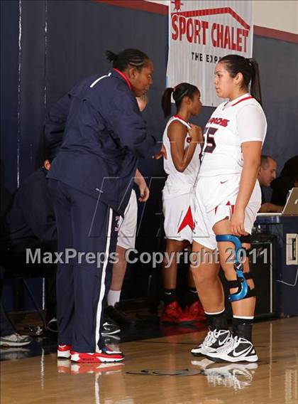 Thumbnail 1 in Keppel vs. Bellarmine-Jefferson (West Coast Holiday Classic) photogallery.