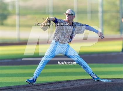 Thumbnail 2 in Georgetown vs Ray (UIL 5A Regional Semifinals) photogallery.