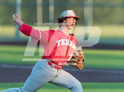 Thumbnail 1 in Georgetown vs Ray (UIL 5A Regional Semifinals) photogallery.