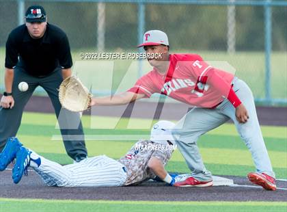 Thumbnail 2 in Georgetown vs Ray (UIL 5A Regional Semifinals) photogallery.