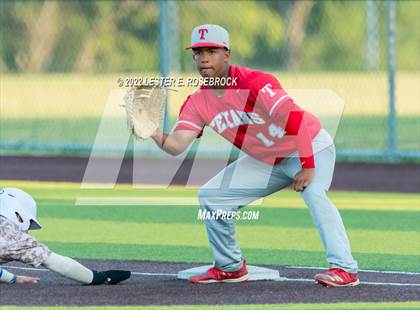 Thumbnail 2 in Georgetown vs Ray (UIL 5A Regional Semifinals) photogallery.