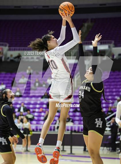 Thumbnail 2 in Bountiful vs. Highland (UHSAA 5A Quarterfinal) photogallery.