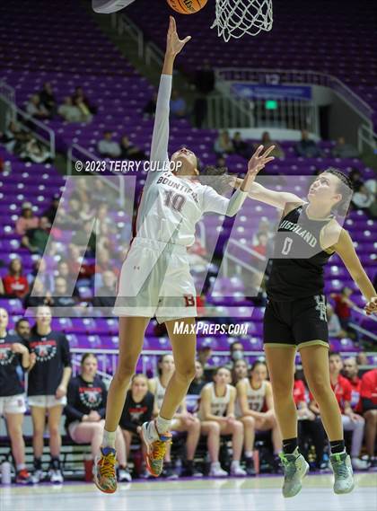 Thumbnail 2 in Bountiful vs. Highland (UHSAA 5A Quarterfinal) photogallery.
