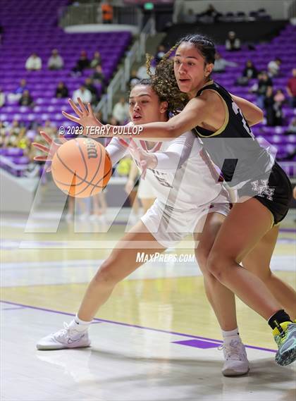 Thumbnail 1 in Bountiful vs. Highland (UHSAA 5A Quarterfinal) photogallery.