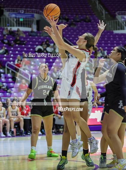 Thumbnail 1 in Bountiful vs. Highland (UHSAA 5A Quarterfinal) photogallery.