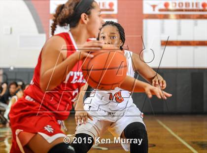 Thumbnail 2 in Ray vs. Dobie (McDonald's Texas Invitational) photogallery.