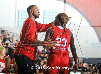 Thumbnail 3 in Ray vs. Dobie (McDonald's Texas Invitational) photogallery.