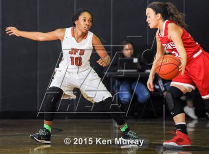 Thumbnail 2 in Ray vs. Dobie (McDonald's Texas Invitational) photogallery.