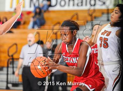 Thumbnail 2 in Ray vs. Dobie (McDonald's Texas Invitational) photogallery.